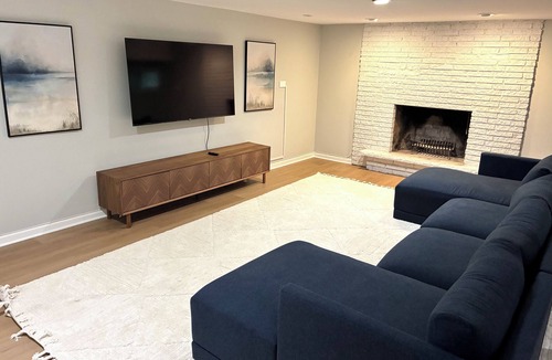 Palos Heights House | Cozy Fully Furnished 5B4B Palos Heights Oasis