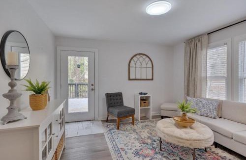 North Raleigh House | Cozy Fully-Renovated 2 BRM 2 Bath Near North Hills
