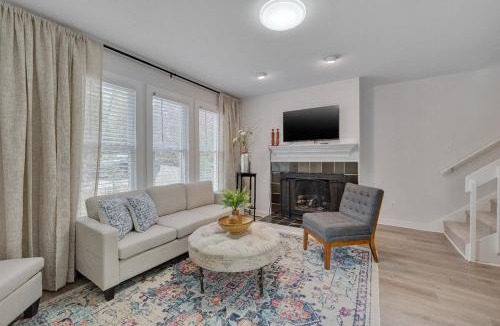 North Raleigh House | Cozy Fully-Renovated 2 BRM 2 Bath Near North Hills