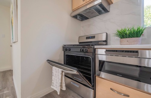 Covina House | Cozy fully upgraded ADU with AC in Covina
