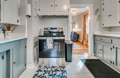 Central Oklahoma City House | Cozy- Fun/Relaxing - Sleeps 8 - Games - Wifi - Streaming - pets ok - Central OKC