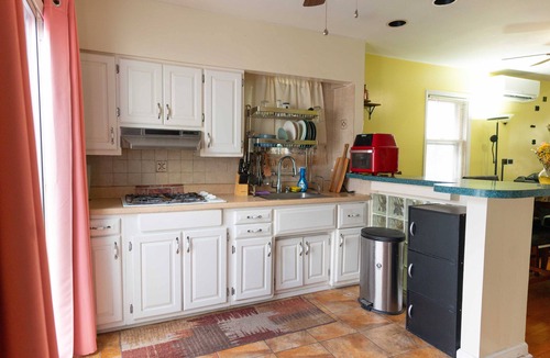 Fair Lawn House | Cozy Furnished Ranch! Pet friendly!