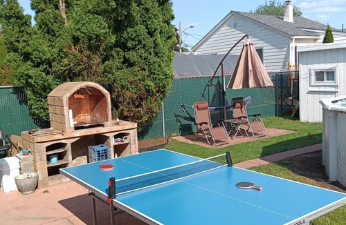 Fair Lawn House | Cozy Furnished Ranch! Pet friendly!