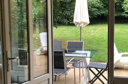 Guerande Cottage | Cozy gîte near Guérande with Wi-Fi and terrace