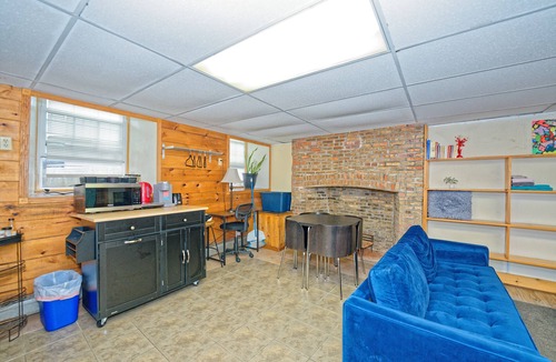 Downtown Albany Apartment | Cozy Garden 2-Bed Full Amenities @ Downtown Albany