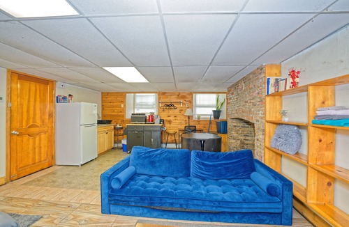Downtown Albany Apartment | Cozy Garden 2-Bed Full Amenities @ Downtown Albany