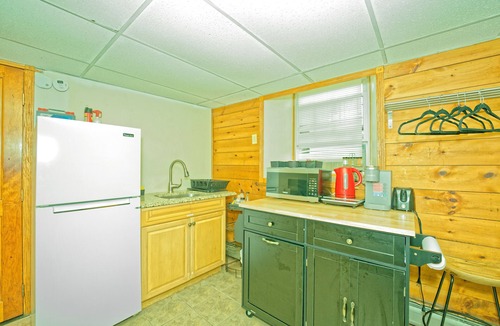 Downtown Albany Apartment | Cozy Garden 2-Bed Full Amenities @ Downtown Albany