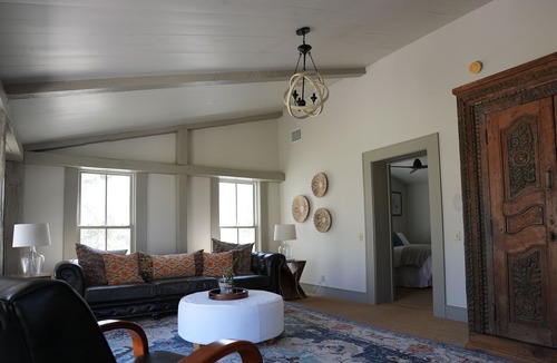 Hennig Heights House | Cozy Garden House on a 7-Acre Private Estate