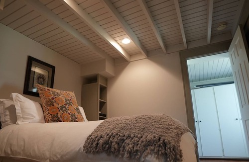 Hennig Heights House | Cozy Garden House on a 7-Acre Private Estate