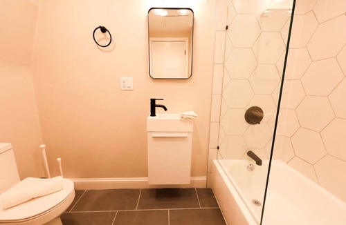 Prudential - St. Botolph Apartment | Cozy Garden Level Studio