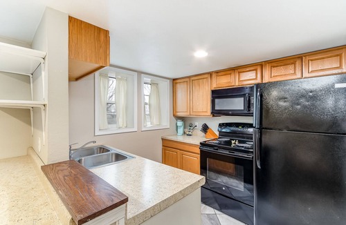 Cheyenne Apartment | Cozy Garden Level Two-Bedroom