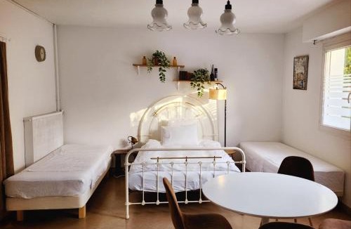 Chevilly-Larue Bed & Breakfast | Cozy Garden Rooms