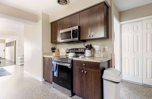 Gainesville House | Cozy Gator Home w/Workspace | Steps to Stadium