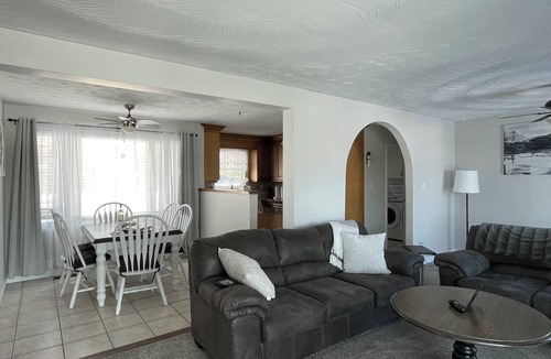 Ennismore House | Cozy GEM-near Peterborough-Freshly decorated