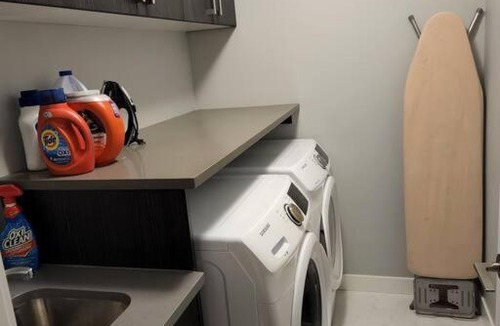 Kensington Apartment | Cozy Gem of Down town