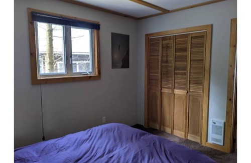 Quinte West Cottage | Cozy gem on the water!