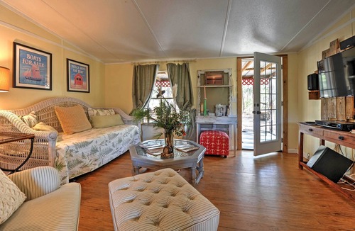 Midway Cottage | Cozy Georgia Abode - Screened-In Porch & Fire Pit!