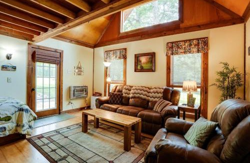 Menlo Apartment | Cozy Georgia Abode w/Deck, Fire Pit & Lake Access