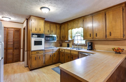 Cartersville House | Cozy Georgia Getaway w/Deck, Grill & Fire Pit!