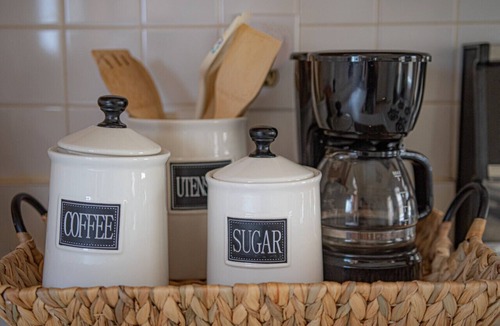 Winter Hill Apartment | Cozy Get Away Somerville 2 BR