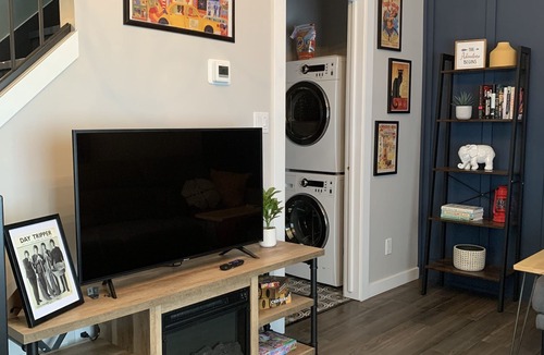 Parkhill House | Cozy getaway, 15 minutes to Grand Bend Beach