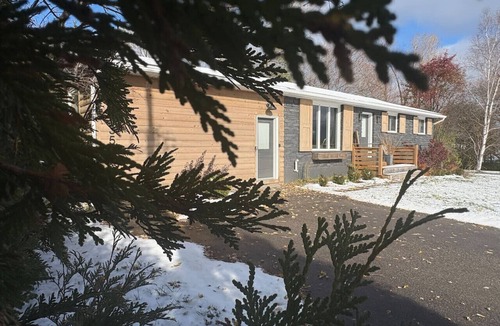 Meaford House | Cozy Getaway by the bay-Close to Mountain & Beach