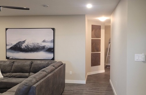 Regina Beach Apartment | Cozy Getaway