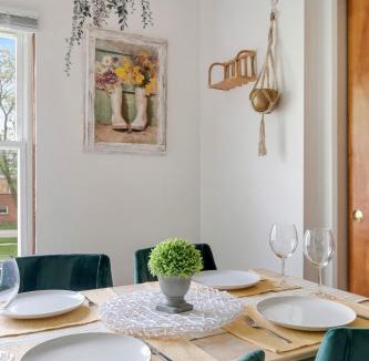 Westmont Apartment | Cozy Getaway for Long-Term Stays