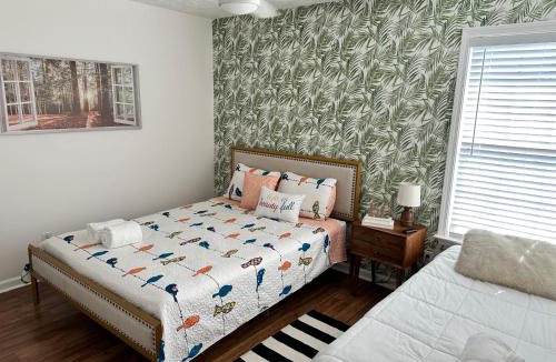 La Vergne House | Cozy Getaway Homes
