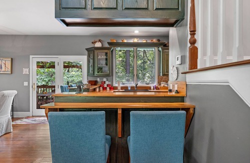 Cartersville House | Cozy getaway in Cartersville and near Lakepoint Sports