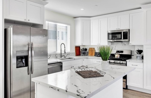 Hawthorne Apartment | Cozy Getaway in Hawthorne: Explore LA with Ease!