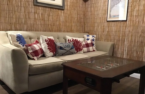 Clifton Apartment | Cozy getaway in Lake Whitney! Private deck with hot tub and kayaks available