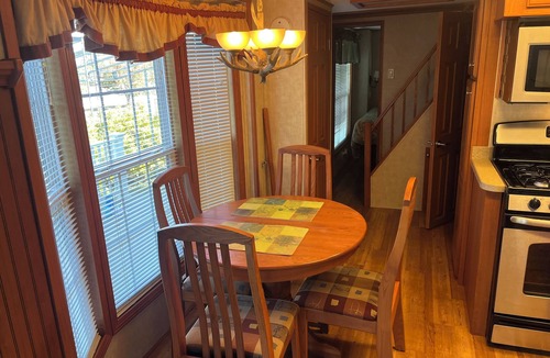 Alanson Cottage | Cozy Getaway in Northern Michigan