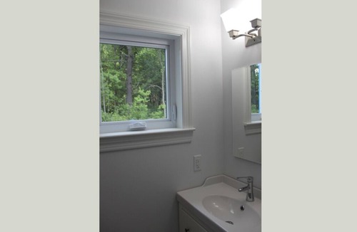 Back Cove Apartment | Cozy Getaway In The City