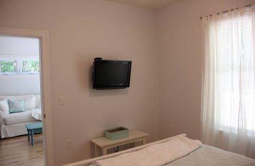 Back Cove Apartment | Cozy Getaway In The City