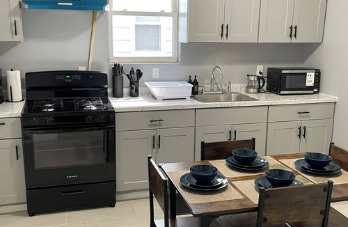 Weequahic Apartment | Cozy Getaway located in Newark, New Jersey
