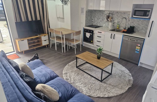 Papatoetoe Apartment | Cozy Getaway