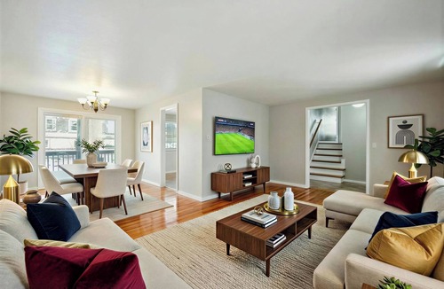 Lenexa House | Cozy Getaway - Stadium in 20 min, Highway & Oak Park Mall 2 min away!