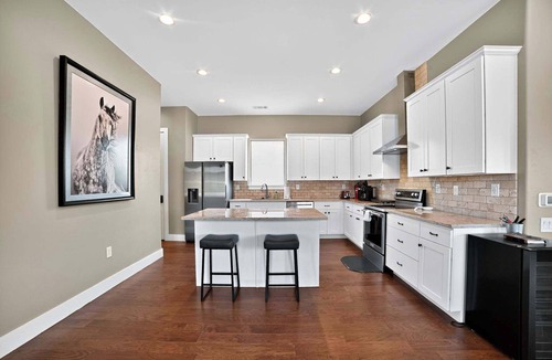 Horseshoe Bay West House | Cozy Getaway w/Hot Tub & Game Room