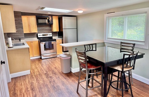 Plaistow Apartment | Cozy Getaway with Deck & Backyard