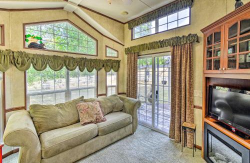Burley House | Cozy Gig Harbor Cottage ~ 2 Mi to Case Inlet!