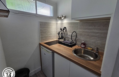 Saint-Michel-en-l'Herm Cottage | Cozy Gîte for Two with Terrace, Near Beaches and Marais Poitevin
