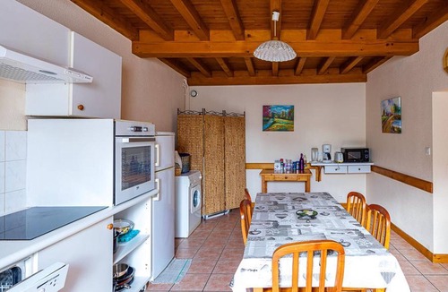 Les Salles Cottage | Cozy gîte for 7 with fireplace and terrace