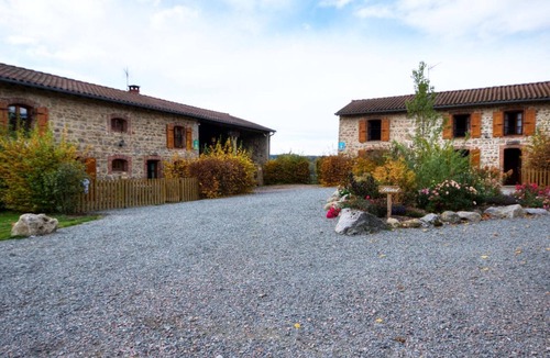 Les Salles Cottage | Cozy gîte for 7 with fireplace and terrace