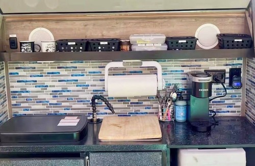 Farmington House | Cozy Glamping Pod I Outdoor Kitchen and Shower
