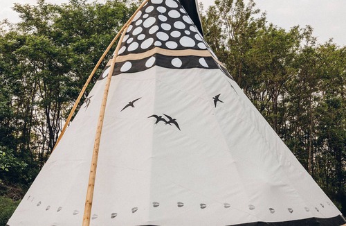 Corfu Cabin | COZY GLAMPING TIPI!