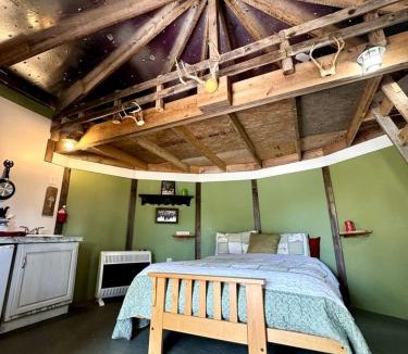 Mountain Home House | Cozy Glamping Yurt with Wildlife Views near Mountain Home, Texas