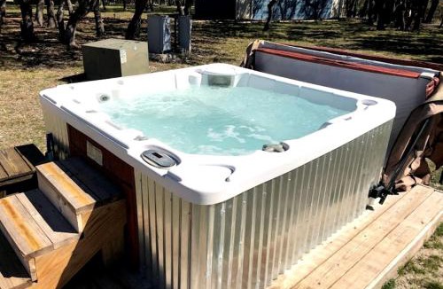 Mountain Home House | Cozy Glamping Yurt with Wildlife Views near Mountain Home, Texas
