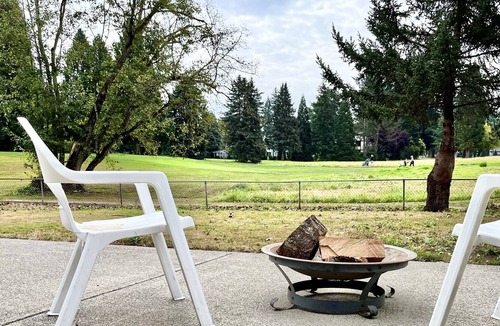 Five Corners House | Cozy Golf Course Getaway