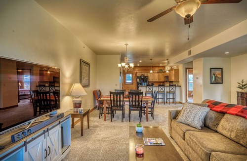 Pagosa Springs Condo | Cozy Golf course condo with A/C